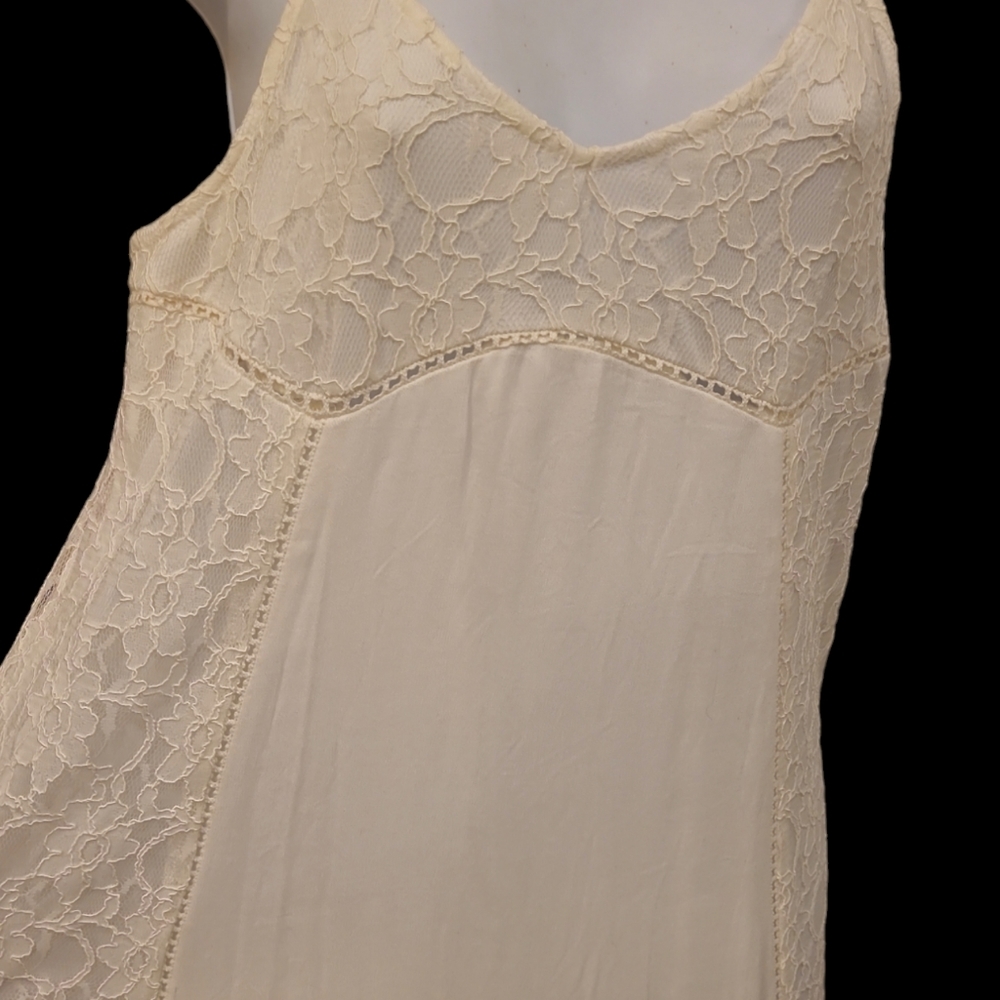 NWT Beautiful maxi dress. Creamy White Lace and spaghetti straps Medium - Picture 8 of 16